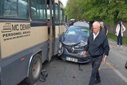 Ankara’da Minibüs Kırmızı Işıkta Bekleyen Araçlara Çarptı: 14 Kişi Yaralandı