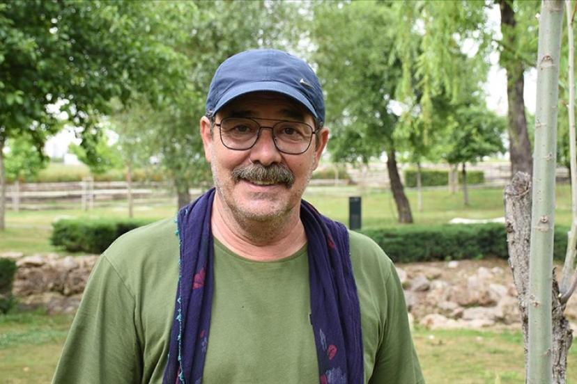 Fikret Kuşkan, Bi Umut Filminde Umuda ve İyiliğe Ses Oluyor.